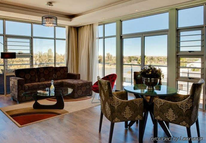Отель The Oasis Апингтон Экстерьер фото